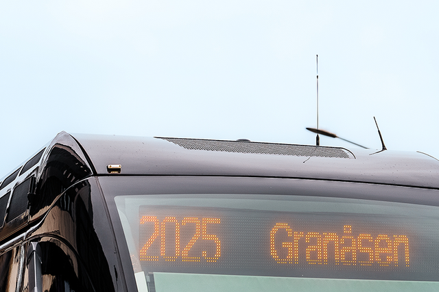 buss med skiltkasse som viser 2025 Granåsen